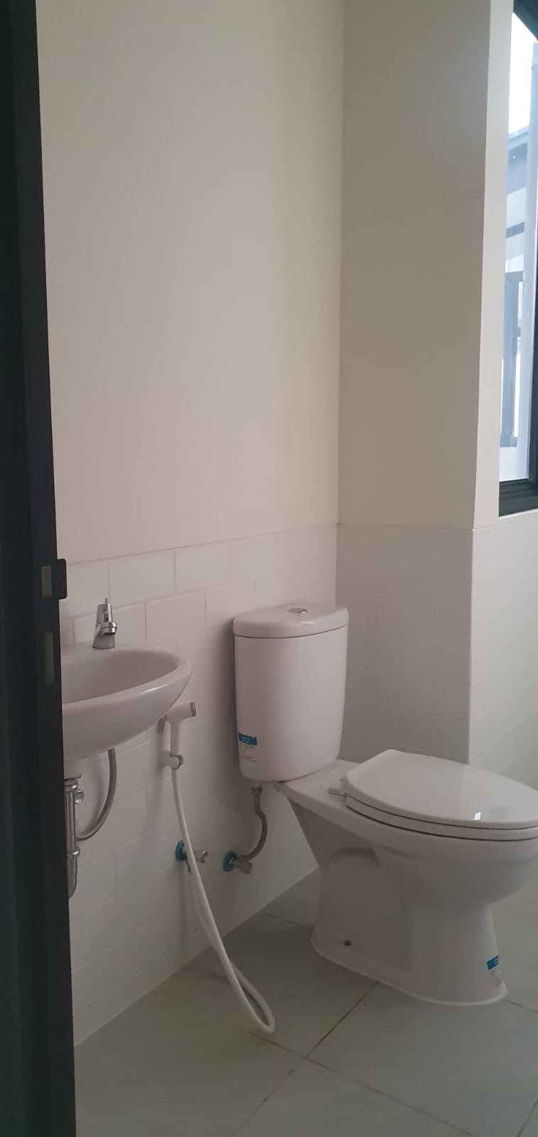 Rumah Disewakan di Cluster Uptown Lippo Cikarang